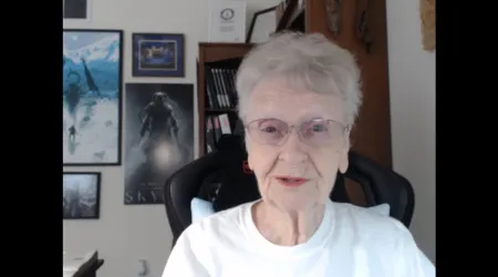 Shirley Curry, de 88 anos, abandona carreira como youtuber de videojogos