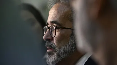 "Lançou 'guerra sem quartel' à corrupção". Rangel recorda João Cravinho