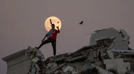 Super Lua foi a 'rainha da noite' um pouco por todo o mundo. As imagens