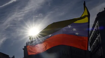 Venezuela denuncia chegada de navio a zona em disputa com a Guiana