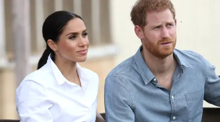 Fãs de Harry e Meghan criam postal de Natal em IA e geram polémica