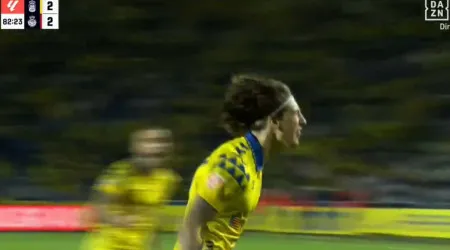 Mais uma voltinha, mais um golo. Fábio Silva marca pelo Las Palmas