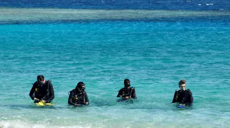 Encontrados mais cinco sobreviventes após naufrágio no Mar Vermelho