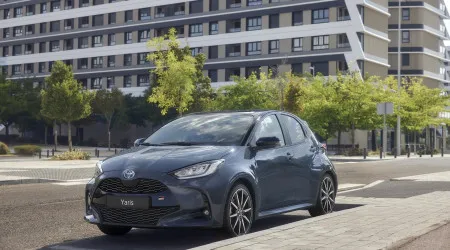 Toyota lança uma nova versão híbrida do Yaris