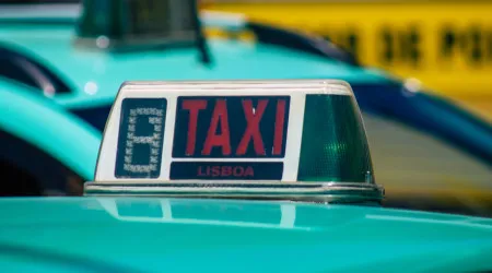 Assaltou e ameaçou taxista com faca na Amadora. Ficou em preventiva