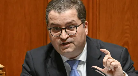 Bombeiros? "Legítimo", mas "não é possível resolver tudo ao mesmo tempo"