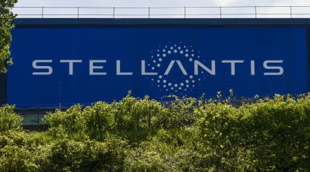 Stellantis e CATL vão produzir baterias para elétricos em Espanha