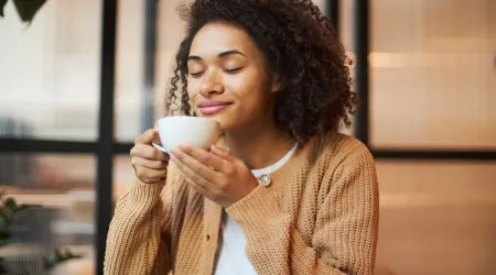 Beber café todos os dias pode ajudá-lo a viver mais tempo, diz estudo 