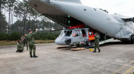 Força Aérea recebe 3.º UH-60 Black Hawk. Eis o momento da chegada