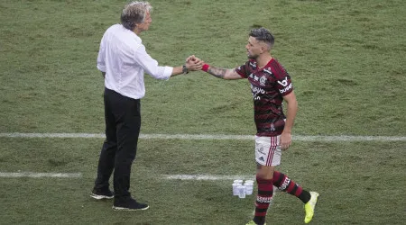 Craque do Flamengo recorda convívio com Jorge Jesus: "Velhinho maluco"