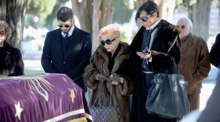 Castelo Branco mostra foto de funeral da mãe. "Uma década de saudade"