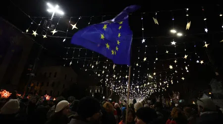 Milhares de georgianos mantêm protestos pelo 19.º dia consecutivo