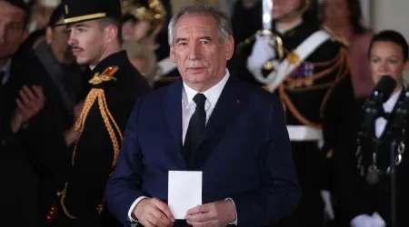 François Bayrou diz que não deixará situação orçamental "sem resposta"