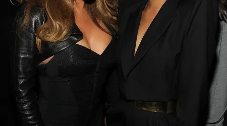 Mariah Carey dá autógrafo a Rihanna num sítio... 'maroto'