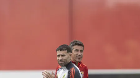 Otamendi volta para ser titular, mas Lage pode trocar-lhe as voltas