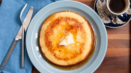 Receita de panquecas de ricota com manteiga de mel (sim, leu bem)