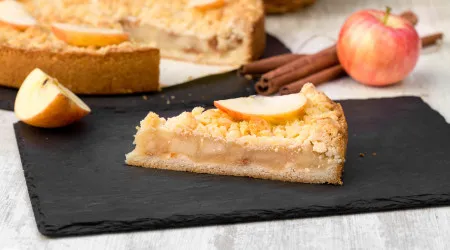 Tarte de crumble de maçã. Uma sobremesa para os dias frios