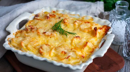 O bacalhau é só amanhã. Hoje ainda vai bem este salmão gratinado