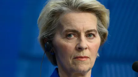 "Bandeiras a meia haste em solidariedade" com Suécia diz von der Leyen