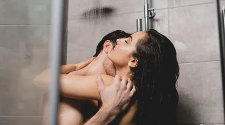 Os riscos que pode estar a correr quando tem relações sexuais no duche