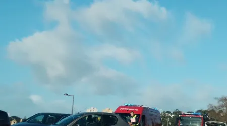 Colisão rodoviária condiciona trânsito na Avenida Marginal