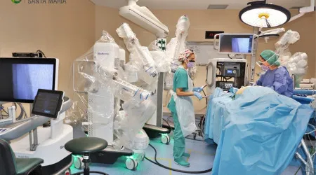 "Uma arma importante". ULS Santa Maria fez a primeira cirurgia robótica