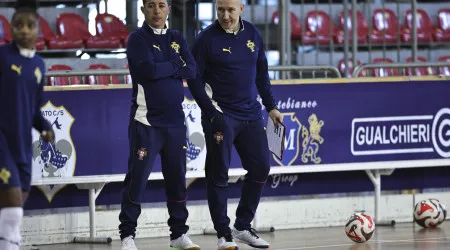 Luís Conceição chama 14 jogadoras para jogos de preparação