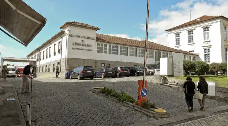 Utentes protestam contra entrega de hospital de Santo Tirso à Misericórdia