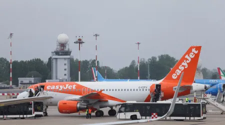Piloto da easyJet desmaia durante voo do Egito para Manchester