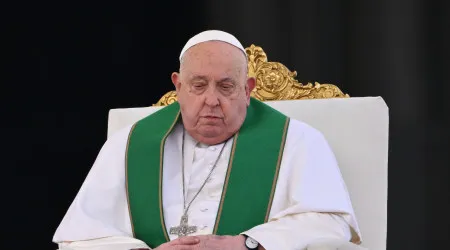 Vaticano confirma que AVC cerebral foi causa da morte do Papa Francisco