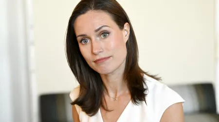 Sanna Marin, ex-PM da Finlândia, lança livro sobre "coragem de liderar"