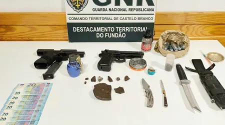 "Comportamento suspeito". Detido no Fundão tinha ópio, LSD e armas