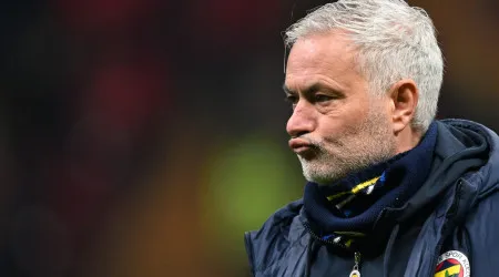 Acusado de racismo, José Mourinho processa Galatasaray em 50 mil euros