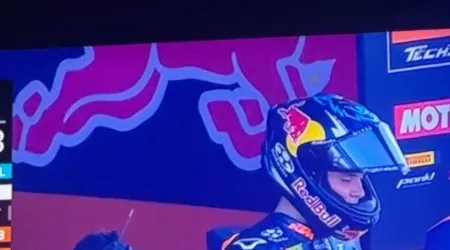 Messi agora é mecânico no Mundial de Moto3? Imagem já é viral