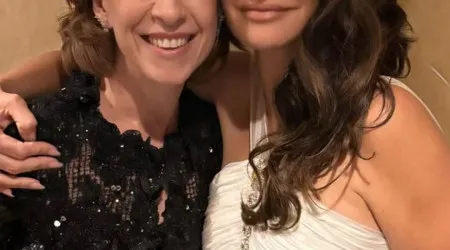 Penélope Cruz mostra bastidores dos Óscares... e com Fernanda Torres