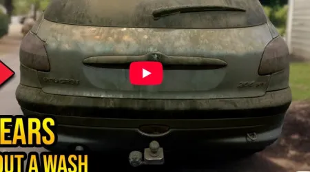 Este Peugeot 206 estava irreconhecível. Conseguiu ser recuperado?