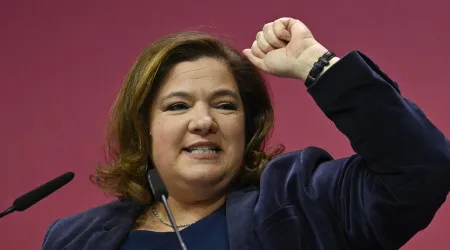 "Os imigrantes não têm de se aculturar", defende Alexandra Leitão
