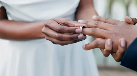 Eslováquia quer consagrar casamento entre homem e mulher para excluir homossexuais