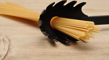 A colher do esparguete tem um buraco por uma razão (sempre a aprender!)