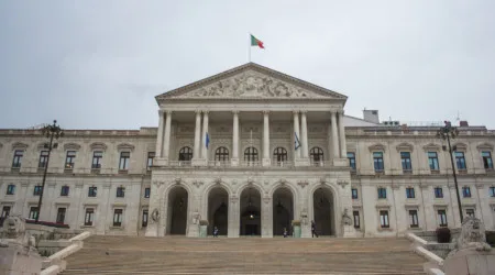 Estudantes pelo fim ao fóssil marcham hoje até à Assembleia da República
