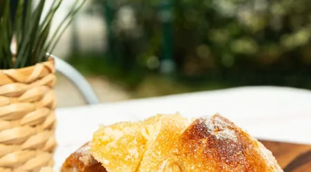 Lisboa. Dois croissants do Careca pelo preço de um? Olhe que é possível