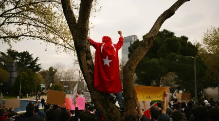 Pelo menos 30 detidos por tentarem participar na Marcha do Orgulho em Istambul