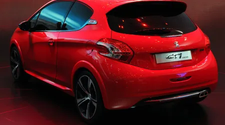 A sigla GTi regressa à Peugeot (mas não como antes)