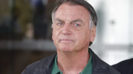 Bolsonaro fora dos cuidados intensivos, mas sem data para alta médica