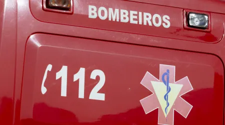 Colisão provoca um morto e cinco feridos em Mirandela. 'Heli' acionado