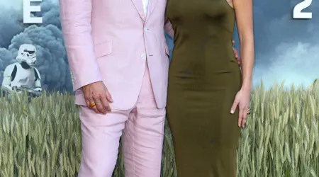 O amor está no ar... Jason Momoa e namorada em passadeira vermelha