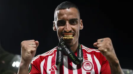 Olympiacos de Chiquinho e companhia sagra-se campeão grego