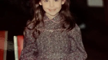 É atriz norte-americana e completou 48 anos. Sabe quem é?
