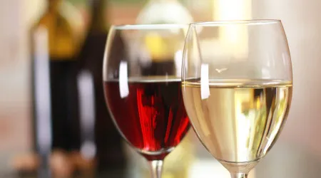 Tinto vs branco: Afinal, qual é o vinho mais saudável?