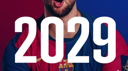 Oficial: Barcelona anuncia renovação com craque português